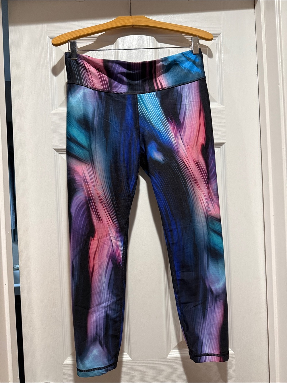 Womens Multicolor Active Leggings- Pink & Blue Abstract Print
